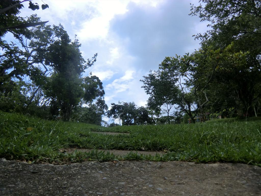 Pousada Recanto Dos Pinheiros Pilar do Sul Bagian luar foto