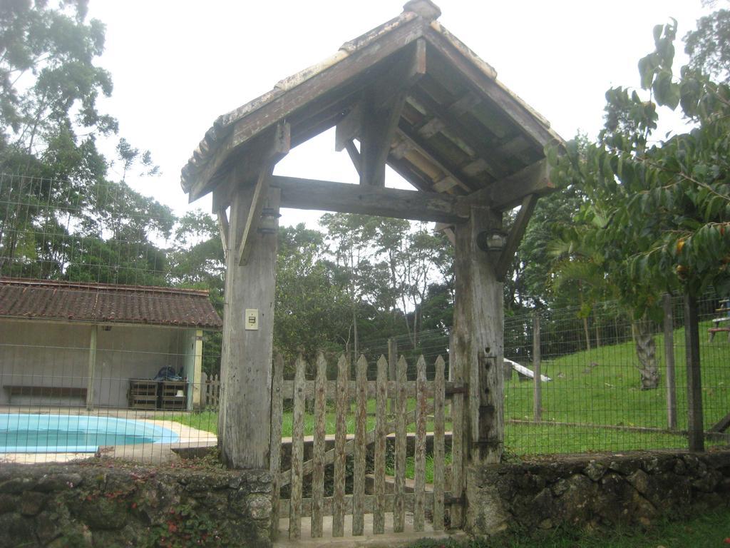 Pousada Recanto Dos Pinheiros Pilar do Sul Bagian luar foto