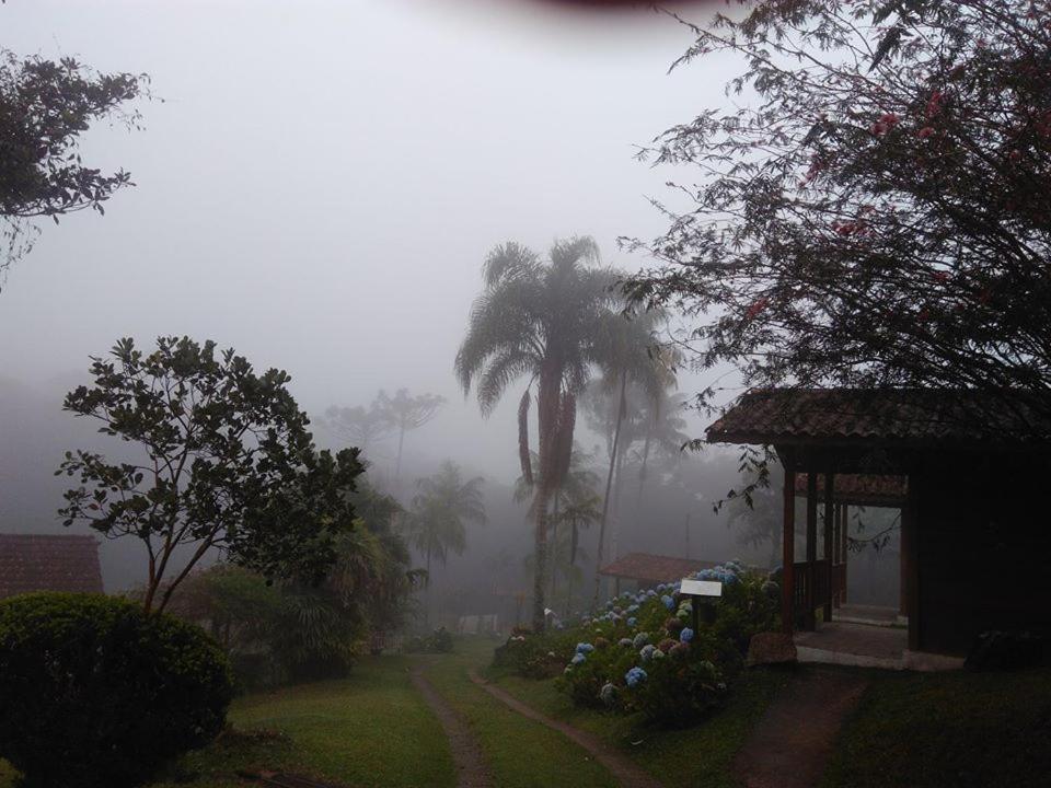 Pousada Recanto Dos Pinheiros Pilar do Sul Bagian luar foto